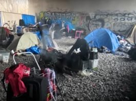 homless tent in Canada