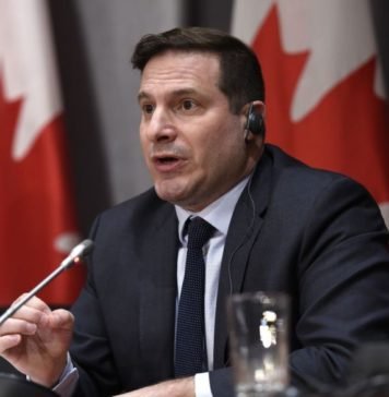 Minister imigracji Trudeau twierdzi, że Kanada potrzebuje więcej przybyszów po pandemii Canada Minister of Immigration