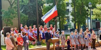 Polska flaga dumnie powiewa w Calgary, Polish - Canadian Heritage Day 2025