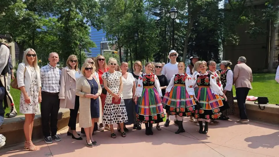 Polska flaga dumnie powiewa w Calgary, Polish - Canadian Heritage Day 2025 5 Polska flaga dumnie powiewa w Calgary, Polish - Canadian Heritage Day 2025 5