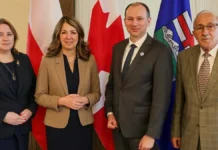 Spotkanie Premier Smith z polskim ambasadorem Witoldem Dzielskim.