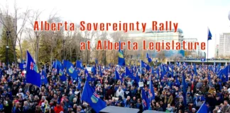 Krzysztof Daun – Wiec na rzecz suwerenności Alberty przed budynkiem parlamentu prowincji Alberta. Alberta Sovereignty Rally at Alberta Legislature
