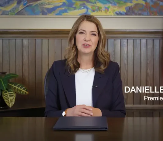 Premier Danielle Smith ogłasza ogłosiła referendum, które odbędzie się 19 października 2026 r.